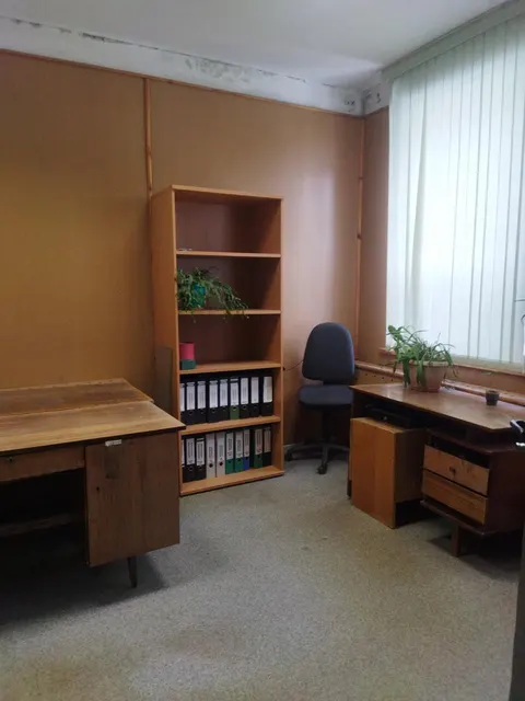 Нежилое помещение второго этажа №24-27,37, общей площадью 35,2 кв.м., кадастровый номер 76:15:022302:1405, расположенное по адресу: Ярославская область, Тутаевский муниципальный округ, п. Константиновский, ул. Ленина, д.17