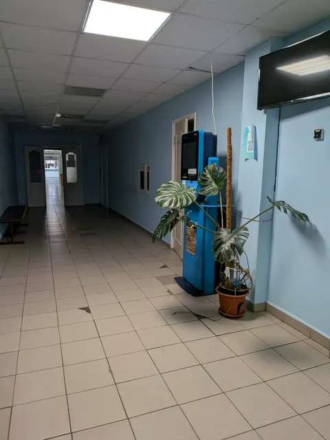 Право заключения договора аренды недвижимого имущества - части нежилого помещения площадью 1 кв.м под установку кофейного аппарата.