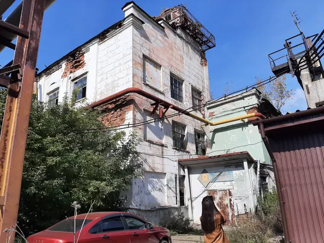 Нежилое помещение  площадью 1663 кв.м., с кадастровым номером 74:25:0302315:1083, по адресу: Челябинская область, г.о. Златоустовский, г. Златоуст, пл. 3 Интернационала, д.14/1, помещ.13