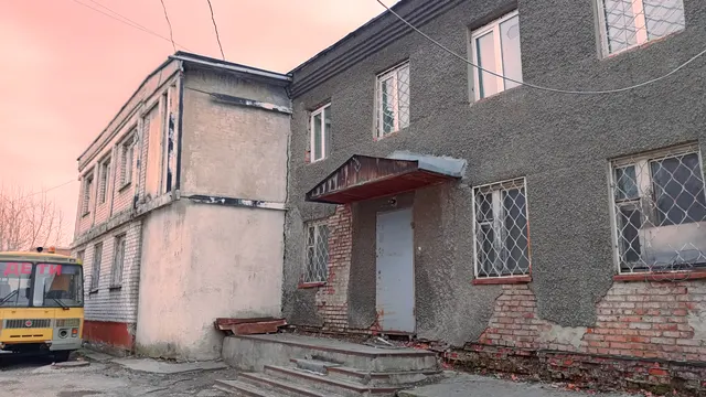 2.1. Нежилое здание,  22:65:016219:26, г. Бийск, ул. Владимира Ленина, зд. 113а                       2.2.  Земельный участок из земель населенных пунктов  543 кв. м., с КН: 22:65:016219:9, г. Бийск, ул. Ленина, дом 113 а,  для эксплуатации нежилого здания.