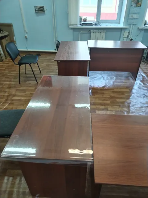 Нежилое офисное помещение площадью: 37,2 кв. м., номер помещения – 6, расположенное на 1 этаже здания МАУ «Бизнес-инкубатор БМР», входит в состав объекта муниципальной собственности Балаковского муниципального района Саратовской области – административного здания, общей площадью 2 213,7 кв. м кадастровый номер 64:40:020405:173.