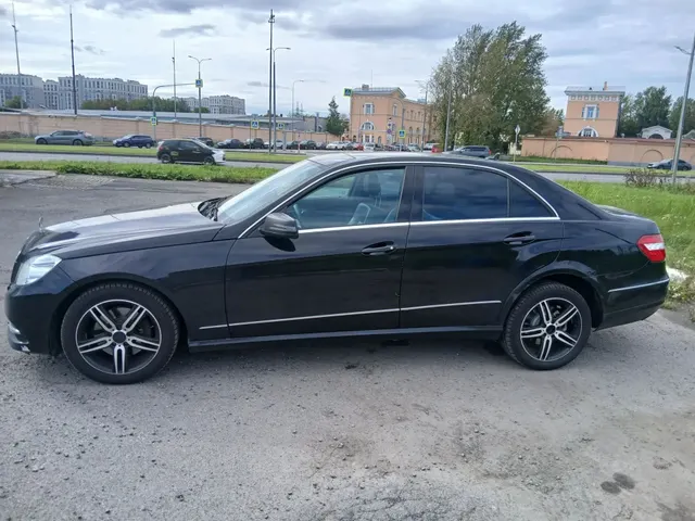 MERСEDES-BENZ E 300
