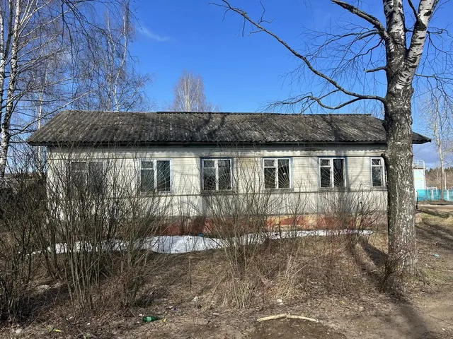 нежилое здание с кадастровым номером 43:40:000000:701 по адресу: Российская Федерация, Кировская область, г.о. город Киров, п. Сидоровка, ул. Братьев Васнецовых, д. 13, с земельным участком с кадастровым номером 43:40:003652:244.