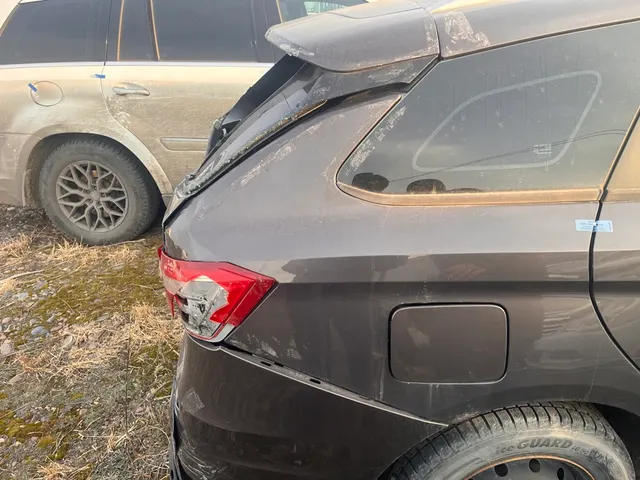 Легковой автомобиль универсал LADA GFK110 LADA VESTA, 2019 г.в., г/н M984KH19, VIN ХТАGFK110КY302437, номер кузова ХТАGFK110КY302437, номер двигателя 4055792, цвет коричневый. Начальная цена продажи 700 000 руб. Задаток 105050 руб.
