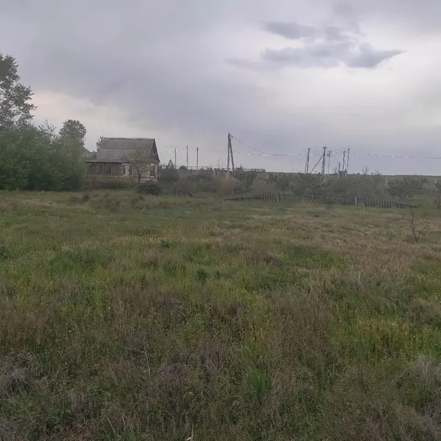 Земельный участок площадью 576 +/- 16.9 кв.м., категория земель: земли сельскохозяйственного назначения, садоводство, кадастровый № 30:09:050602:571, должник Гричанов А.Ф., (Поручение ТУ Росимущества в РО от 22.09.2026 № 61-1656-У). Местоположение установлено относительно ориентира, расположенного в границах участка. Почтовый адрес ориентира: обл. Астраханская, р-н Приволжский, с/т "Амур" Приволжской ПМК, садовый участок № 83.