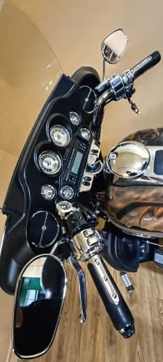 Мотоцикл Harley-Davidson, 2012 г.в., VIN 1HD1MAM14DB852393, г.н. 6170АА51, цвет черный, внешний вид удовлетворительный, количество колес - 3, дополнительное кресло для пассажира с багажником. Работоспособность не проверялась. Расположенный по адресу: г. Мурманск, пр-кт Кольский, 8-10, АГ 12. Должник Задворный Ю.В.