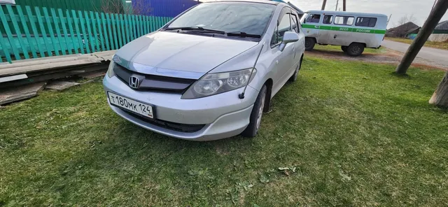 Легковой автомобиль Honda AIRWAVE, 2006 г.в., г/н Т180МК124, VIN отсутствует, № кузова GJ1-1041807, цвет серый. Идентификационные номера не сверялись, рабочее состояние не проверялось, ключи и документы в наличии, автомобиль закрыт. Должник Роговицкая С.Н. Обременения: Залог, запреты на рег. действия. Начальная цена продажи 504000,00 руб. Задаток 76000,00 руб. (пор. 2063)
