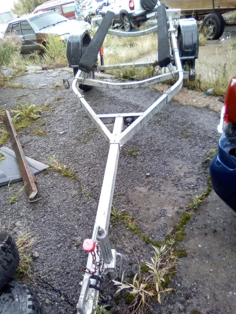 Прицеп к легковому автомобилю МЗСА81771G, 2015 г.в., г.р.з. АУ372386, VIN: X4381771CF0027471, СТС в наличии. Имущество продается в том виде, в каком оно есть, в случае продажи возврату/обмену не подлежит. За скрытые дефекты имущества Продавец ответственности не несет.
