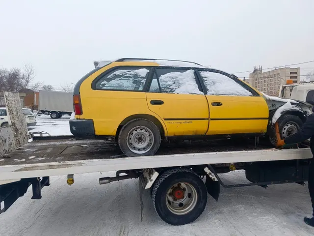 Автомобиль марки Toyota Corolla , А012ХВ27 г/н  , № кузова СЕ1090009800  , цвет желтый, отсутствует передний бампер правое и левое крыло