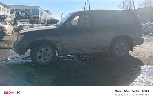 Легковой автомобиль марки Toyota Land Cruiser, 1999 г.в., г/н В827ХТ43, VIN: JT3HT05JXX0074083, цвет черный