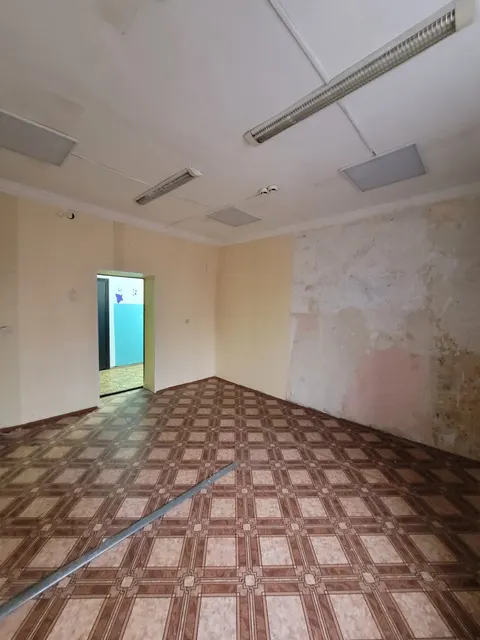 Право на заключение договора аренды нежилого помещения (номер на поэтажном плане: 19) с кадастровым номером 55:36:090301:14705 общей площадью 18,3 кв.м, расположенного на 2 этаже здания по адресу: г. Омск, ул. Братская, д.13.