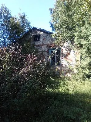 Земельный участок площадью 360 кв.м, с кадастровым номером 67:15:0010301:1243, с расположенным на нем объектом недвижимого имущества - лаборатория с кадастровым номером 67:15:0400101:212, по адресу: Смоленская область, муниципальный округ Рославльский, деревня Сидорки, улица Садовая, земельный участок 1В