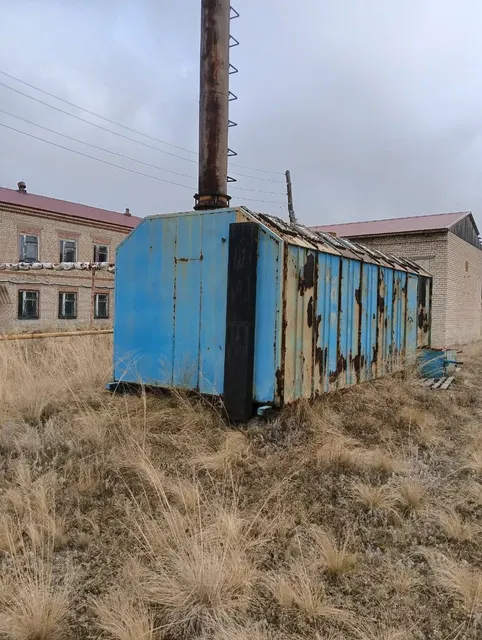 Здание туберкулезного диспансера, расположенное по адресу: Оренбургская область, г. Медногорск, с. Рысаево, ул. Центральная, д.16, целевое назначение: нежилое, количество этажей: 3, в том числе подземных 1, общая площадь 1 262,3 кв.м., кадастровый номер 56:41:0204001:366 с котельной с кадастровым номером: 56:41:0204001:367, целевое назначение: нежилое, количество этажей: 1 в том числе подземных 0, общая площадь 19,3 кв.м., ограничения (обременения) права – не зарегистрированы.