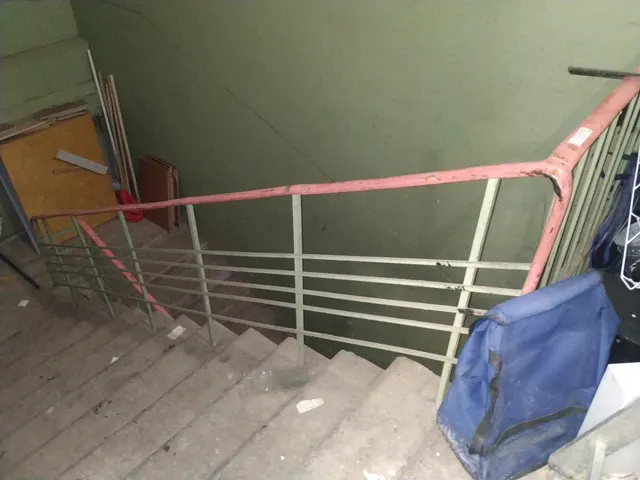 Объект аренды, площадь 386,0 кв. м, номера на поэтажном плане: подвал, пом. I, ком. 1 - 12; этаж 1, пом. II, ком. 27, адрес (местонахождение)  объекта: Российская Федерация, город Москва, вн.тер.г. муниципальный округ Бибирево, улица Лескова, Дом 8, Помещение 2/1. Вход в объект аренды из помещения отделения почтовой связи, при использовании объекта необходимо учитывать график работы отделения почтовой связи