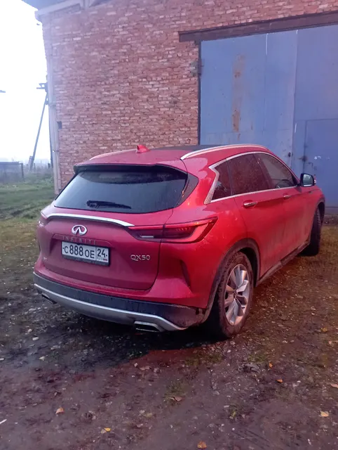Легковой автомобиль универсал Infiniti QX50, 2019 г.в., г/н C888OE24, VIN 3PCMANJ55Z0553700, номер кузова 3PCMANJ55Z0553700, номер двигателя KR20090238A, цвет красный.Начальная цена продажи 3 028 000 руб. Задаток 454250 руб.