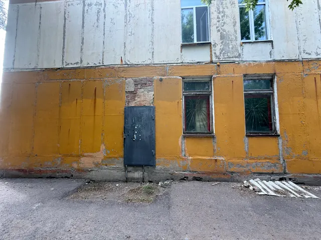нежилое помещение 6П с кадастровым номером 55:22:110102:2322, номера на поэтажном плане № 25-28, общей площадью 32,3 кв.м, на первом этаже, расположенное по адресу: Омская область, Полтавский район, р.п. Полтавка, ул. Ленина, д. 12