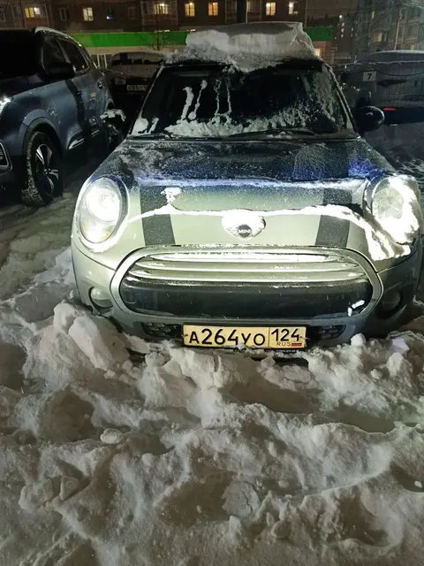 Легковой автомобиль комби (хэтчбек) MINI COOPER, 2015 г.в., г/н A264УO124, VIN WMWXS5C56FT837739, номер кузова WMWXS5C56FT837739, номер двигателя B57D30B60946372, цвет серый. Начальная цена продажи 954 000 руб. руб. Задаток 143150 руб.