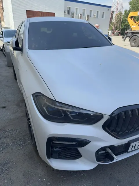Легковой автомобиль BMW Х6 XDRrVE30D, 2021 г.в., г/н Н777МХ154, цвет белый, VIN: X4XGT29480Y803425. Адрес: г. Новосибирск, ул. Гоголя, д. 230. (арест, повтор)