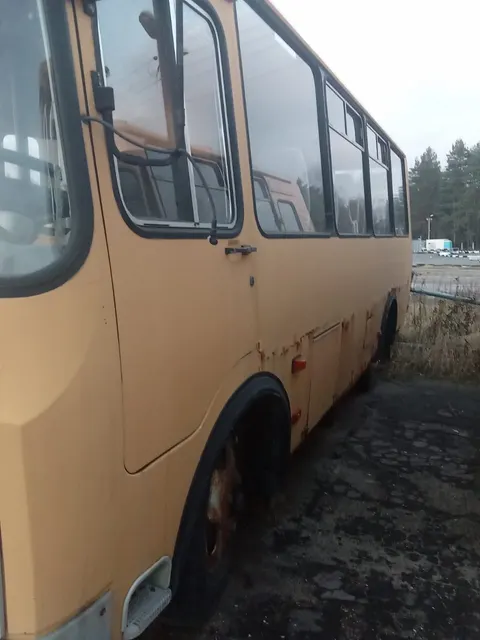 Автобус ПАЗ-32053-70, 2013 года выпуска, идентификационный номер (VIN) X1М3205ВХD0001642, модель двигателя 523420, D1002039, цвет кузова желтый, ПТС 52 НC 029537, мощность  двигателя: кВт/л.с. 90/122,4, тип двигателя: бензиновый