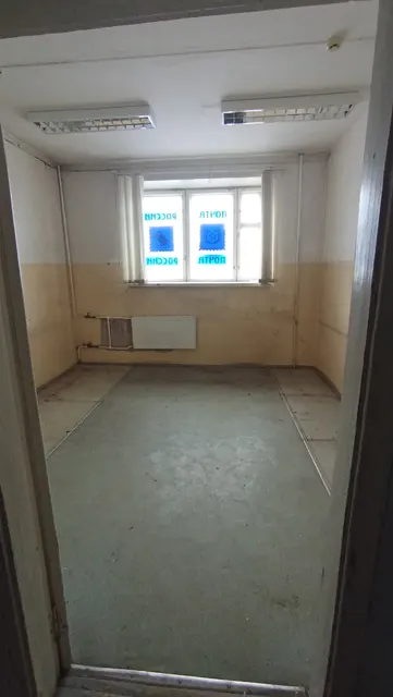 Нежилое помещение площадью 69,8 кв.м с кадастровым № 18:26:050794:1085, расположенного  на 1 этаже многоквартирного дома с кадастровым № 18:26:050794:31 по адресу: Удмуртская Республика, г. Ижевск, ул. Степана Разина, 67.
