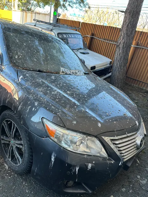 Автомобиль Toyota CAMRY, с г.р.з. А653ВР172, VIN XW7BE40K70S033996, 2011 г.в. ТС обременено ЗАЛОГОМ. По общему правилу при переходе права собственности залог сохраняется в соответствии со ст. 353 ГК РФ; приобретатель имущества приобретает права и несет обязанности залогодателя. Риски, связанные с сохранением залога и возможностью обращения взыскания на предмет залога, несет приобретатель. ТС имеет ограничения ФССП на регистрационные действия (ключи и документы отсутствуют)