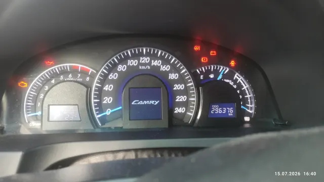 Транспортное средство TOYOTA Camry