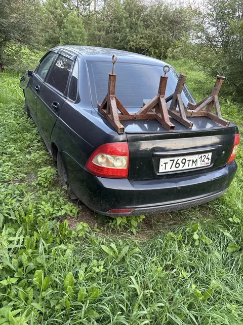 Автомобиль Лада Приора 217030, г/н Т769ТМ124, 2008г.в., VIN XTA21703080092405. Моторный отсек разукомплектован, отсутствует КПП, привода и т.д, салон разукомплектован состояние  не проверялась данное  имущество обращено в доход государства. Находится в Ермалаевском районе.