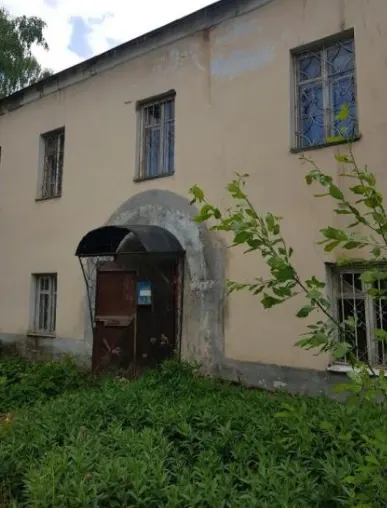 здание (жилой дом) общей площадью 250,20 кв.м., с кадастровым номером 53:23:7300400:113, РНФИ П12540000445, являющееся объектом культурного наследия федерального значения «Дом жилой на монастырском посаде» 1848 г. (531710772970006), находящееся по адресу: Новгородская область, г. Великий Новгород, ул. Студенческая, д.1.