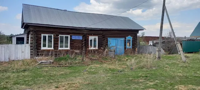 Нежилое здание, 1-этажное, площадь 61,1 кв.м, кадастровый номер 70:02:0200026:966 по адресу: Томская область, р-н Асиновский, с. Новониколаевка, ул. Центральная, д 118, с земельным участком площадью 917 кв. м, занимаемым объектом недвижимости; назначение: для обслуживания административно-производственного здания, кадастровый номер 70:02:0200026:347, местоположение установлено относительно ориентира, расположенного в границах участка. Почтовый адрес ориентира: Томская обл., р-н Асиновский, с. Нов