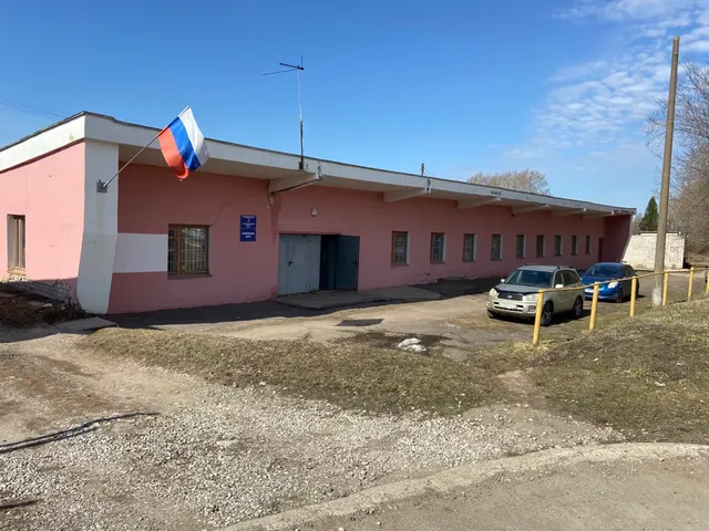 Право временного владения и пользования на условиях договора аренды здания лыжной базы - Россия, 610011, Приволжский ФО, Кировская область, Октябрьский, Город Киров, ул. Сутырина, д. 1б, площадью 563,4 кв.м. с кадастровым номером: 43:40:000019:101