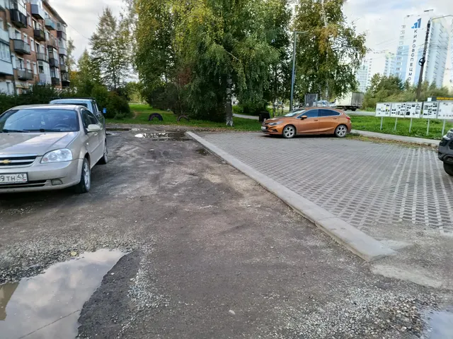 Местоположение (адресные ориентиры) нестационарного торгового объекта: на земельном участке площадью 10 кв.метров  с учетным номером У0589-016/019 по адресу: г. Киров, Первомайский район, ул. Павла Корчагина, в районе дома № 215