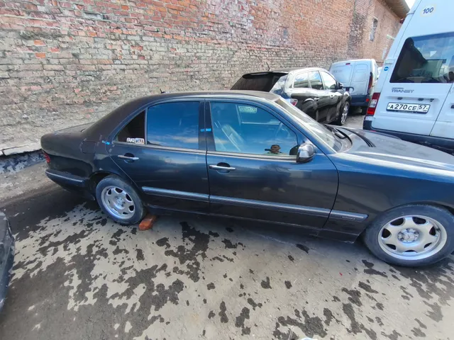 Легковой автомобиль Мерседес Бенц Е240 г.р.з. Н236ХХ77 VIN отсутствует,