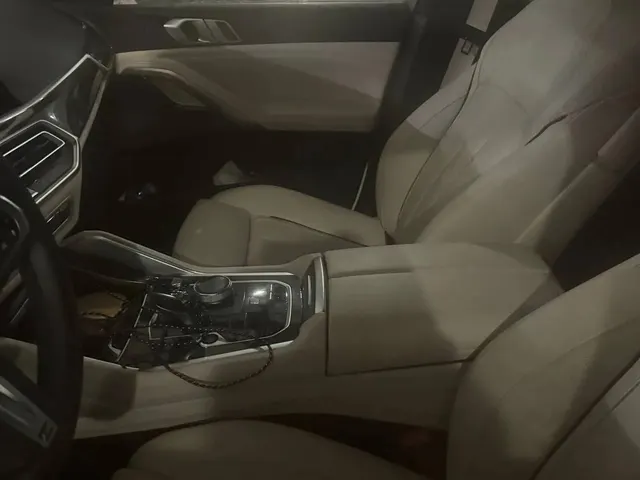 Автомобиль марки "BMW X6 XDRIVE30D", VIN: WBAGT210409C49848, цвет белый, 2020 г.в.