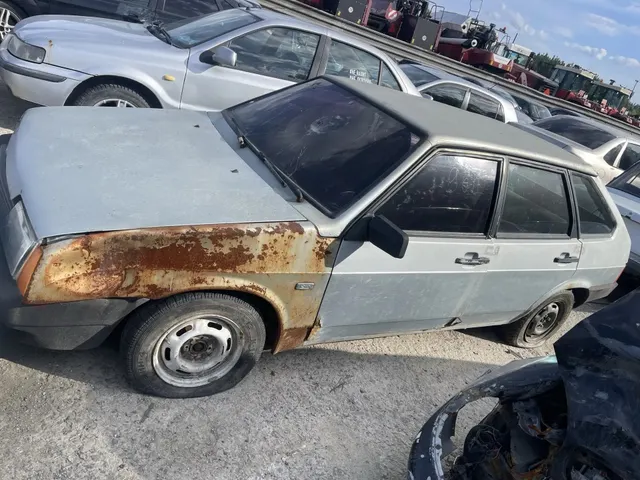 Имущество в качестве годных остатков : Автомобиль Ваз 21093, г/н Е961МР196, 2001 г. в., VIN XTA21093023048271
