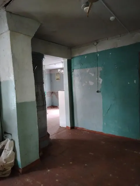 Земельный участок КН 60:22:0041701:23 площадью 829,0 кв.м, с расположенным на нем нежилым  зданием библиотеки КН 60:22:0041701:38, общей площадью 78,6 кв.м