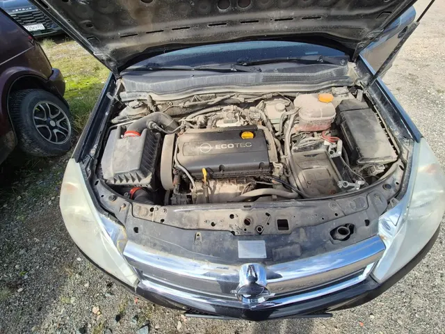 А/м Opel Astra чёрного цвета, 2008 г.в., VIN XUF0AHL698B007708, снят с учёта