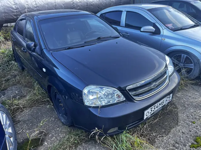 Транспортное средство Chevrolet Сlan (J200), 2007 года выпуска, VIN XUUNF196J70001993, государственный номер 0334MB29. Состояние ТС: повреждения левой пассажирской двери и левого заднего крыла, вмятина на крыше.