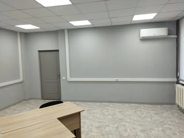 Нежилое помещение №66 (№21 по техническому паспорту) площадью 15,4 кв.м., расположенное на третьем этаже Государственного казенного учреждения "Центр занятости населения по г. Кургану" по адресу: г. Курган, ул. М.Горького, д.186.