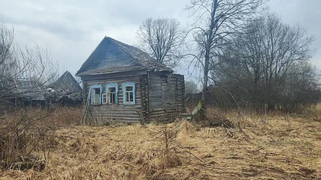 Жилой дом, признанный непригодным для проживания, с кадастровым номером 69:10:172201:190 и земельный участок с кадастровым номером 69:10:0172201:188 по адресу:Тверская область, муниципальный округ Калининский, деревня Нестерово, дом 50