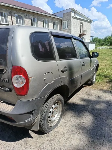 Легковой автомобиль CHEVROLET NIVA 212300-55