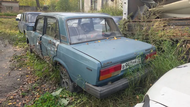 Автомобиль марки ВАЗ 2107, легковой седан, ГЗ В942РМ35,VIN № X7D21070040035473, 2004 г.в., двигатель № 7770965, кузов XTA21070041950912, цвет серо-синий