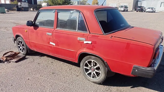 1. Автомобиль марки «ВАЗ-2101», год выпуска не установлен, г/н К181АС185. 2. Автомобиль «ВАЗ 21061», год выпуска не установлен, г/н 67078НА. 3. Автомобиль марки «ЗАЗ-968М», год выпуска не установлен, г/н 9970 ЗПЯ.