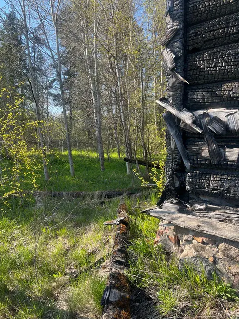 Нежилое здание (сельский клуб, оставшаяся часть-30%) с з/у