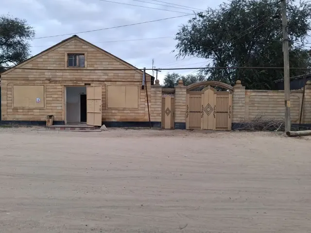 Нежилое помещение (магазин) общей площадью 69,6 кв. м, кадастровый номер 08:10:020202:243, местонахождение: Республика Калмыкия, Черноземельский район, п. Артезиан, ул. Советская, д. 43, пом. 1,2,3,4.