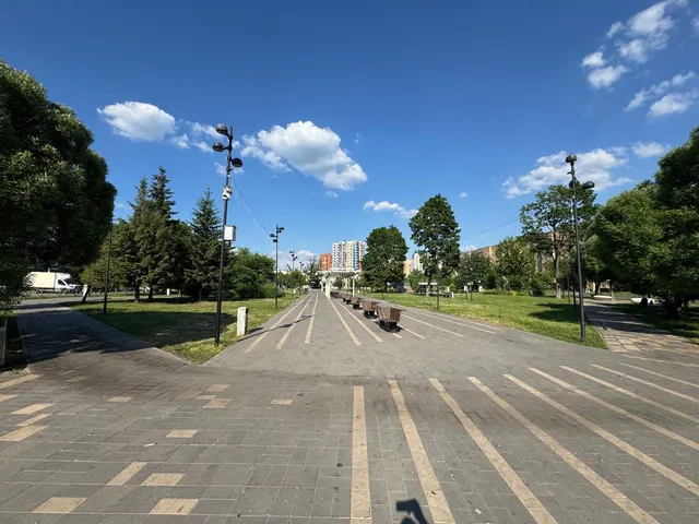 Сити-формат  отдельностоящий, экран, размер 1,2 м*1,8 м, количество сторон - 2, размер одной стороны - 2,16 кв.м., номер размещения рекламной конструкции в схеме - № 68-И