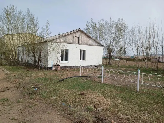 Здание конторы, здание водокачки,  здание гаража, здание столовой,  овощехранилище, земельный участок, расположенные по адресу: Забайкальский край, Оловяннинский район, п/ст Хада-Булак, ул. Центральная, д. 2