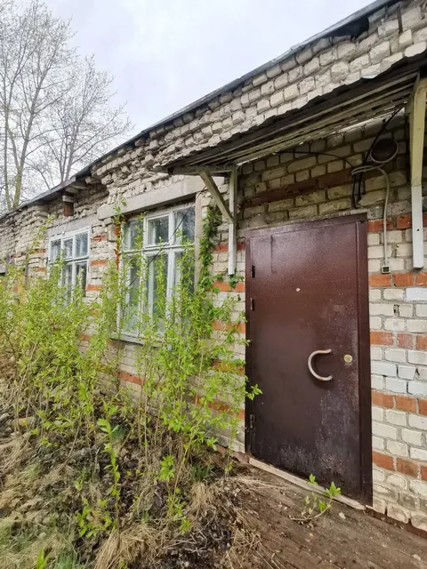 Нежилое здание, по адресу: Ярославская область, р-н. Некоузский, с. Новинское, д. 74, с земельным участком
