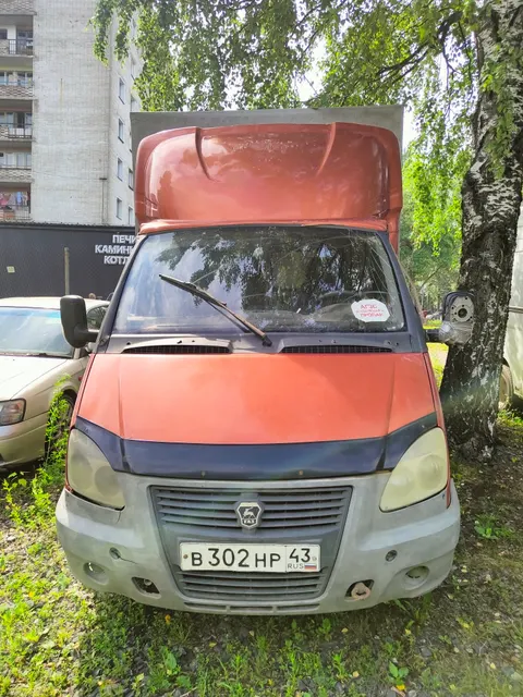 Грузовой автомобиль марки Газель 2834DE, г/н В302НР43, VIN: XU42834DEB0000669, 2011 г.в., кабина оранжевого цвета, кузов серый, обтянут тентом