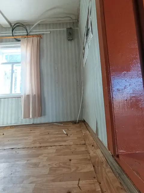 Имущество, находящееся в собственности Ярославской области, расположенное по адресу: Ярославская область, р-н. Брейтовский, д. Остряковка, д. 17, с земельным участком