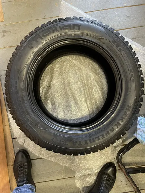 Автомобильная зимняя шина Nokian NOPW (Hakapeliitta sport utility) 255/60 R18